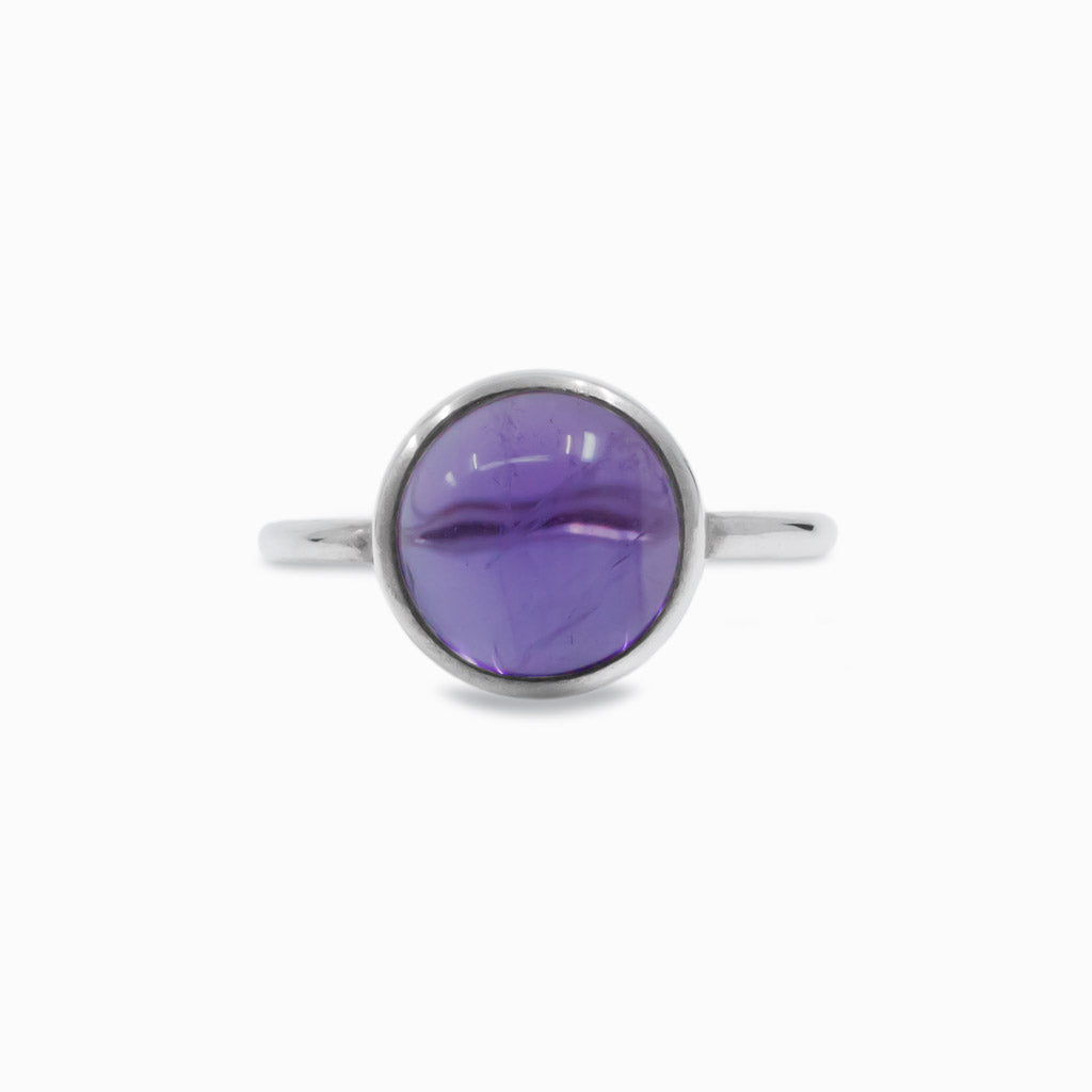 Round cabochon Amethyst ring