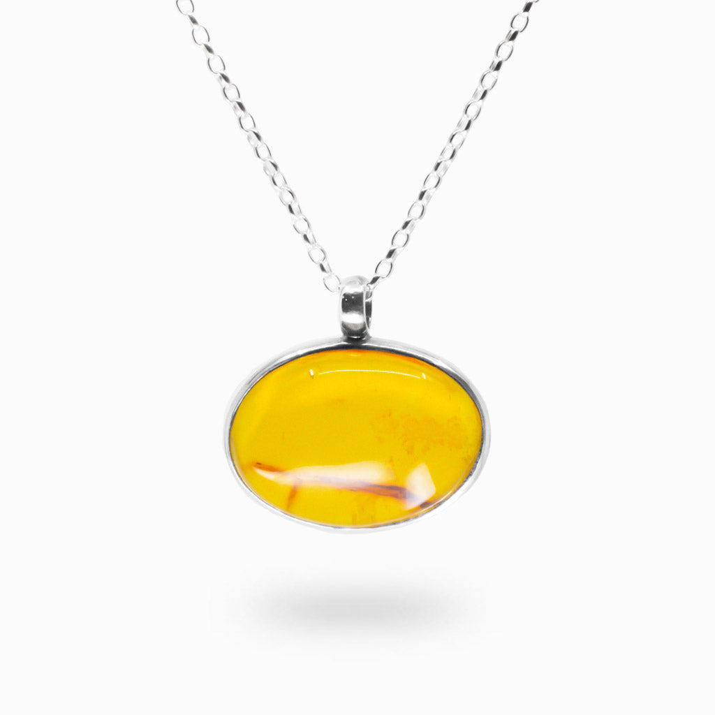 CABOCHON AMBER NECKLACE