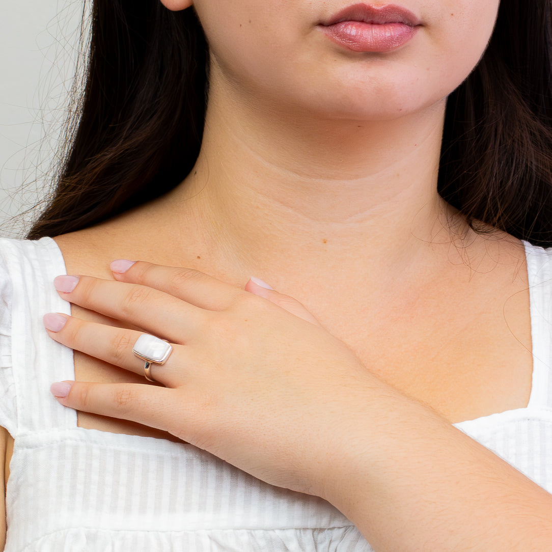Mangano Calcite Ring