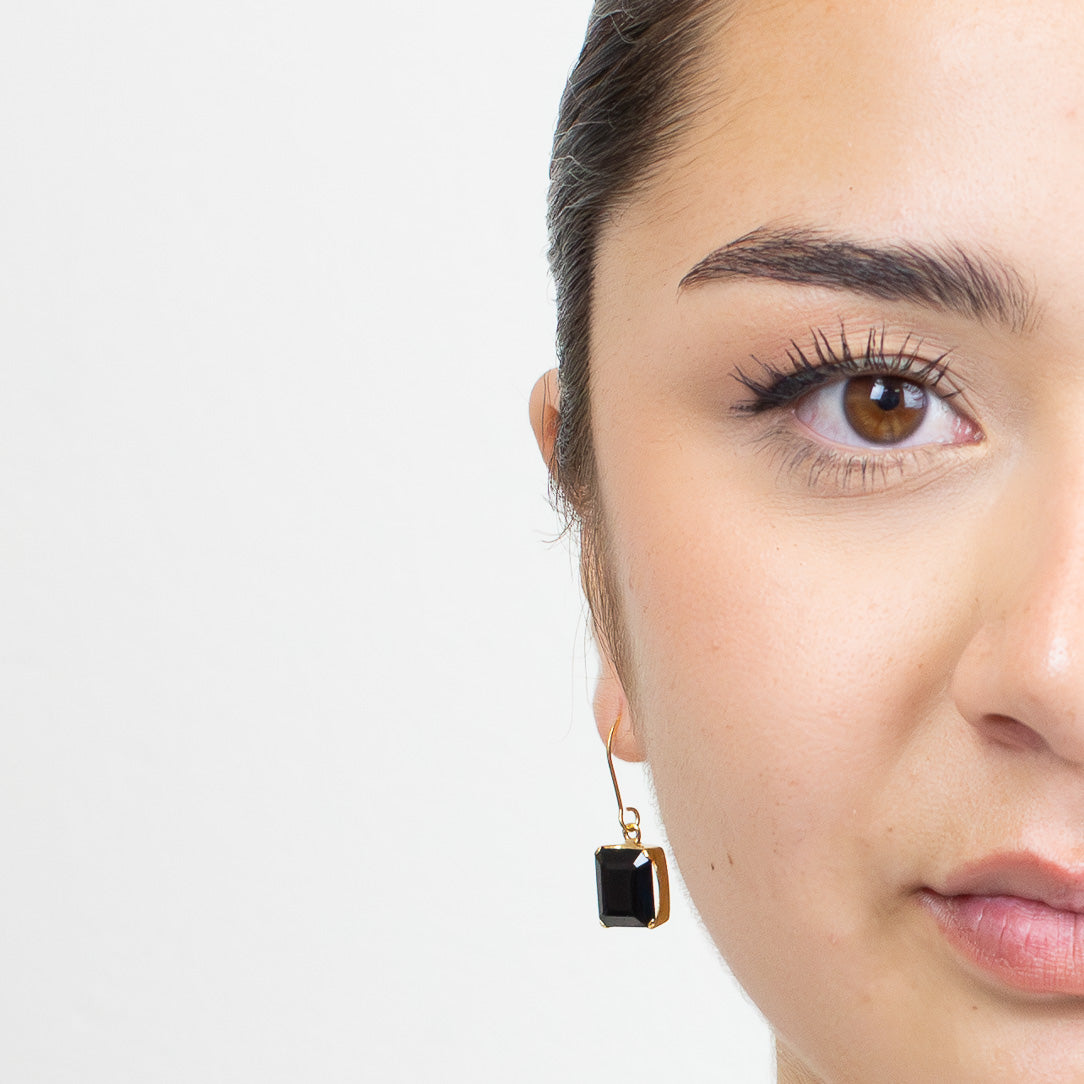 FACETED ONYX RECTANGLE DROP EARRINGS IN GOLD VERMEIL FINISH | MADE IN EARTH