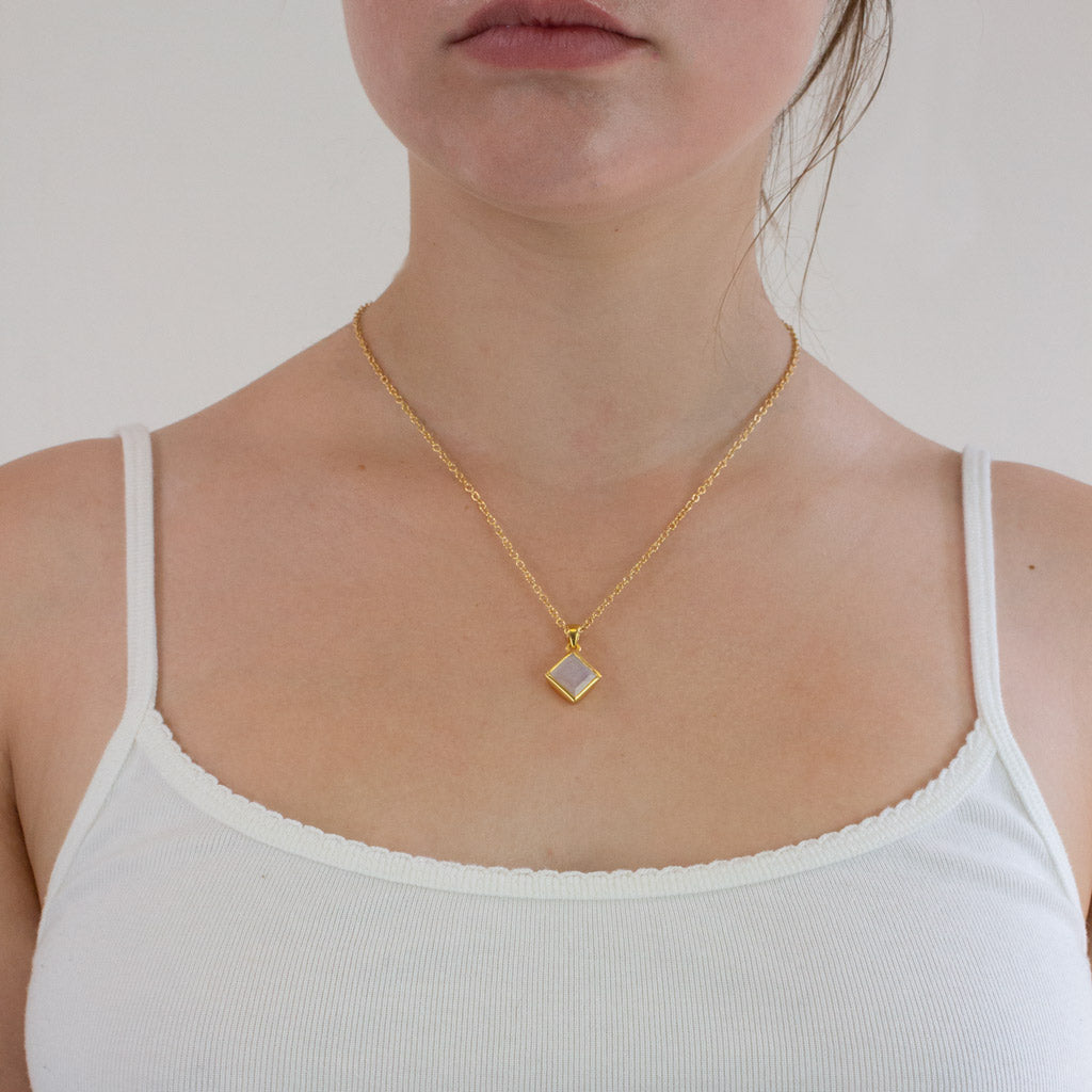 RAINBOW MOONSTONE NECKLACE ON MODEL