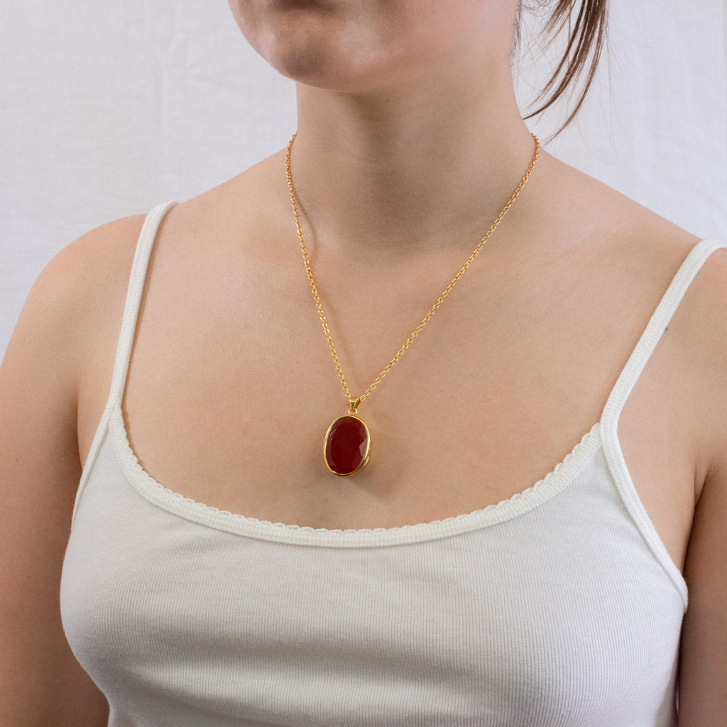 OVAL ORANGE FACETED 14K YELLOW GOLD VERMEIL CARNELIAN NECKLACE ON MODEL