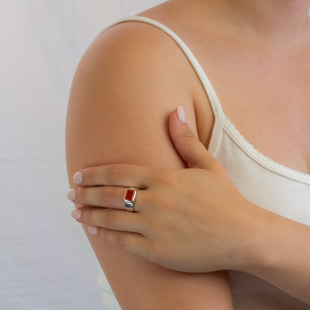 Carnelian ring on model