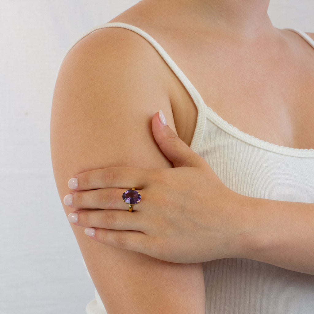 Amethyst ring on model