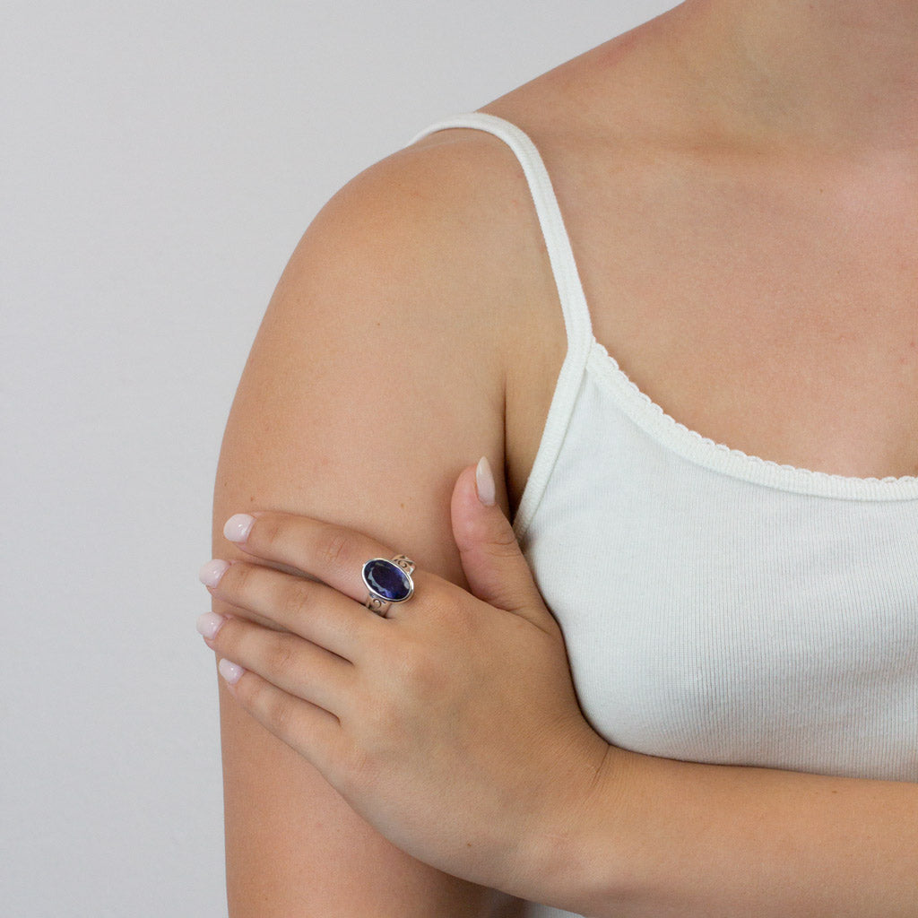 Iolite ring on model