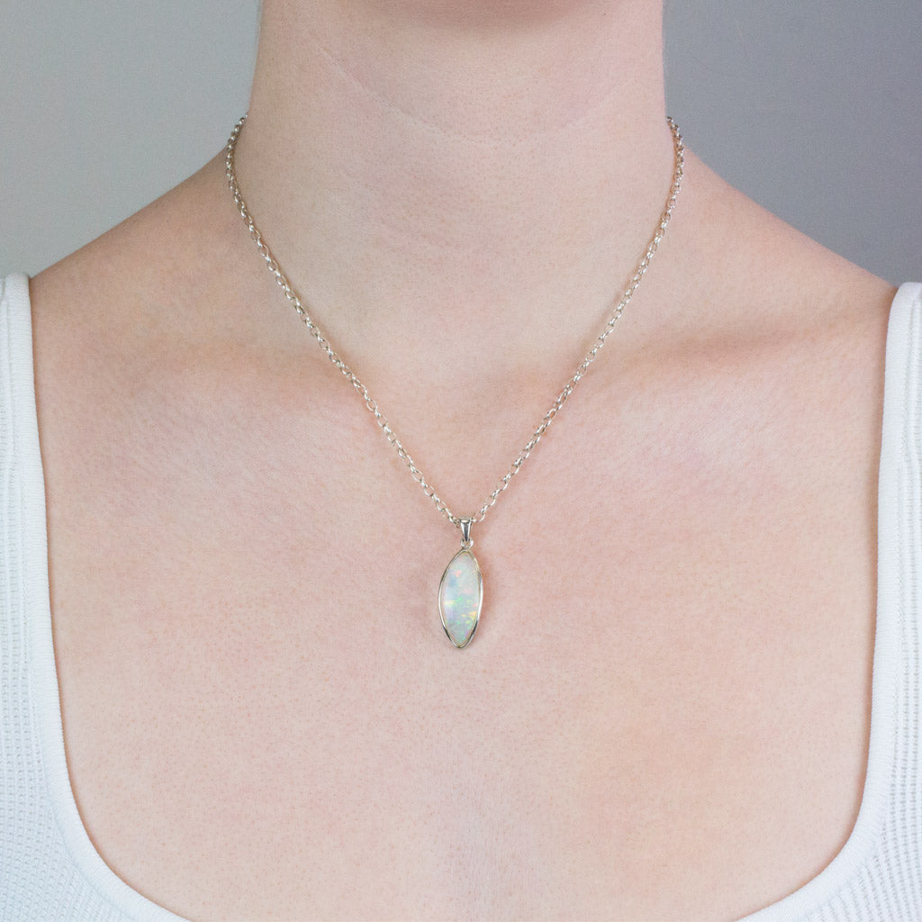 PRECIOUS OPAL NECKLACE ON MODEL