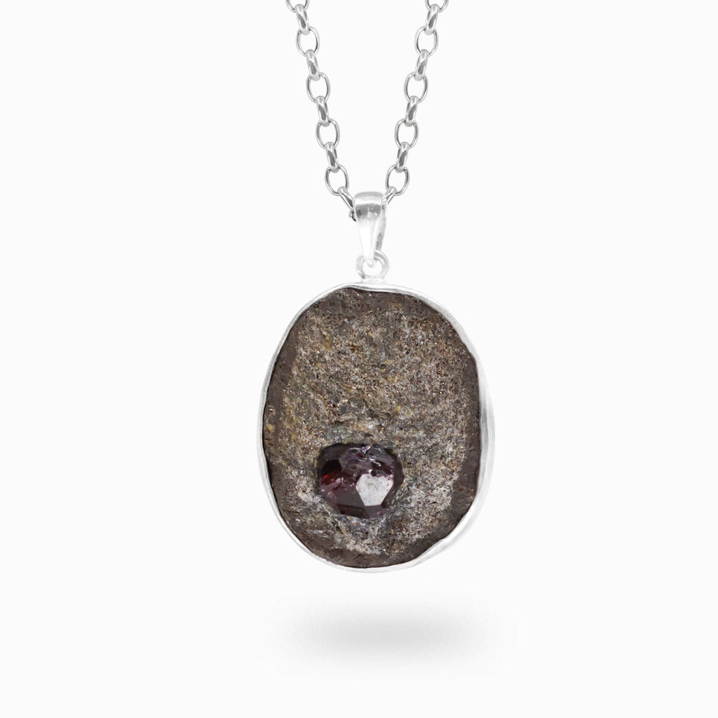 ZNatural Garnet in Schist pendant with faceted Garnet crystal set in polished 925 sterling silver.