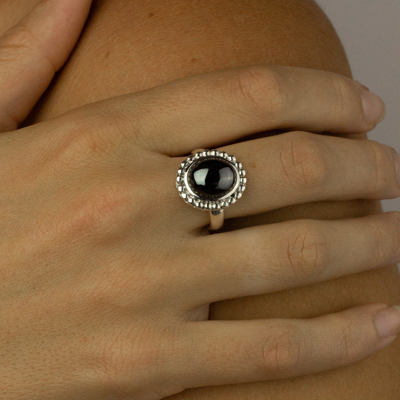 R75 CABOCHON HEMATITE RING