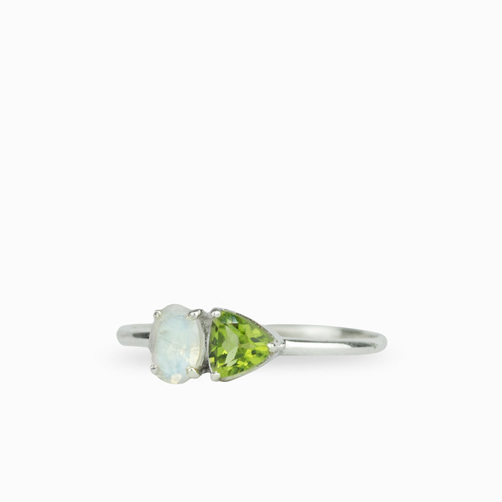 FACETED RAINBOW MOONSTONE AND PERIDOT RING