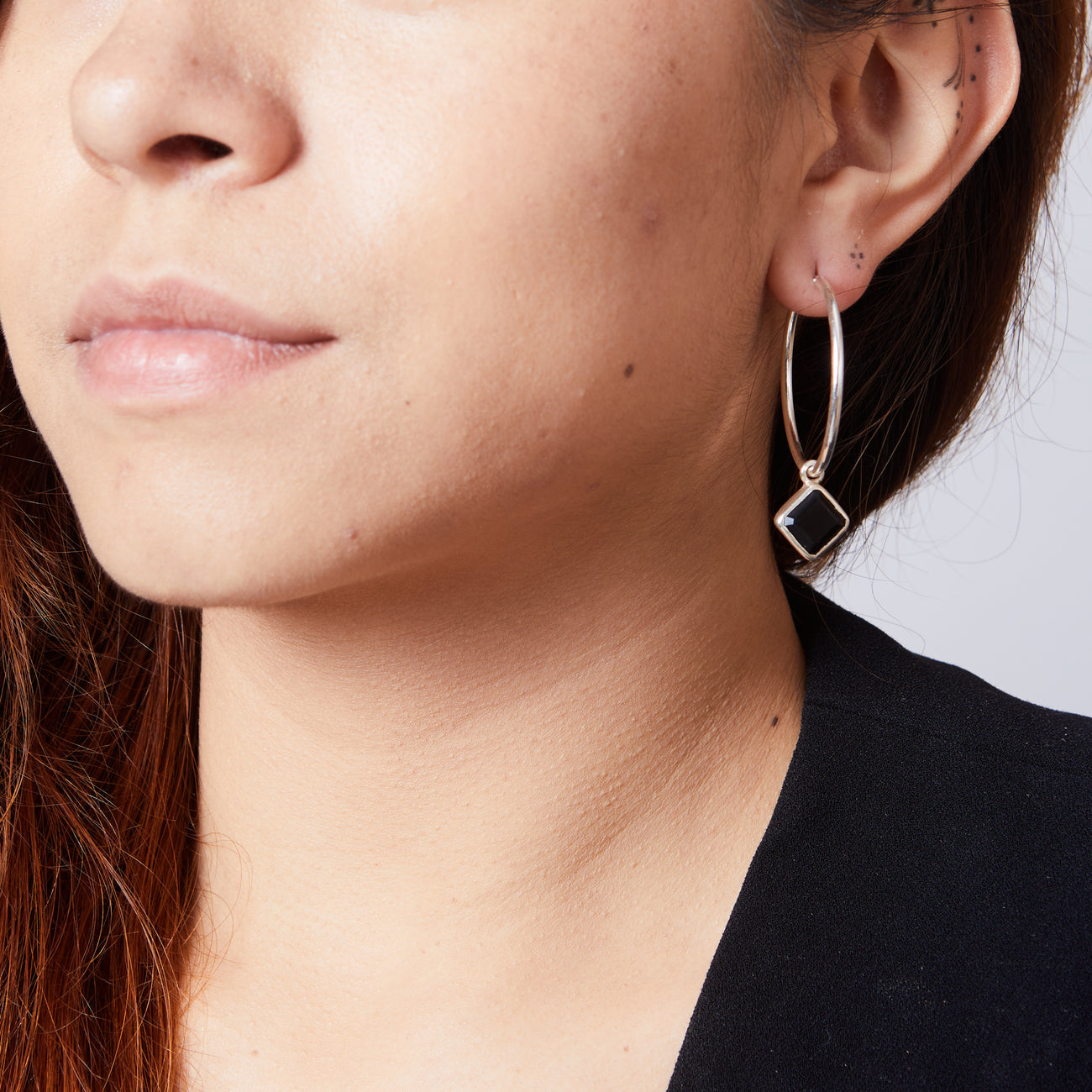 ONYX FACETED DIAMOND HOOP CHARM ON MODEL