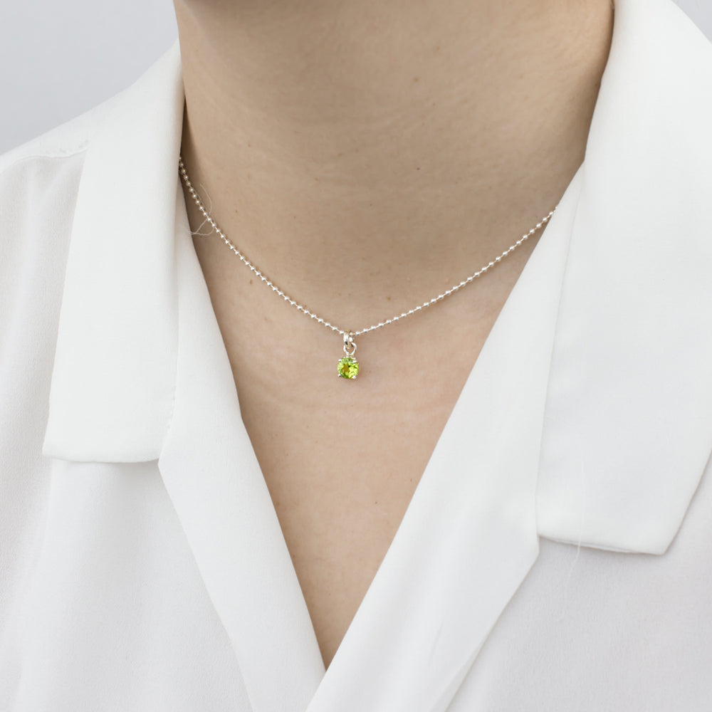 FACETED ROUND PERIDOT BIRTHSTONE NECKLACE | MADE IN EARTH