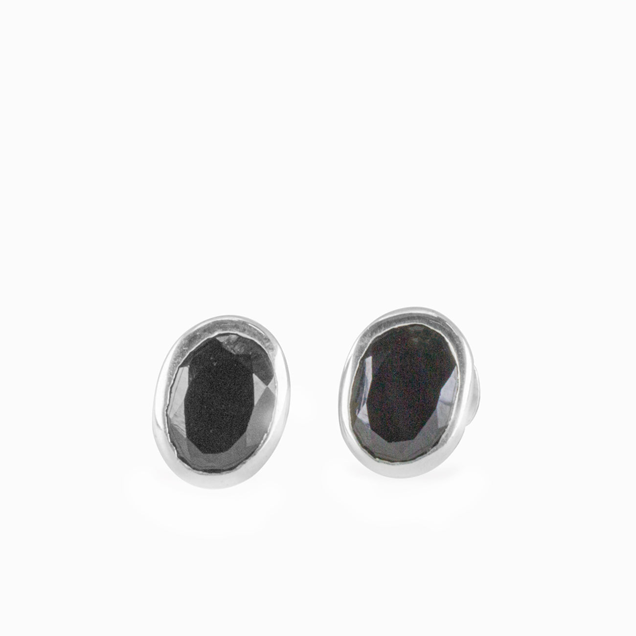 ONYX STUD EARRINGS