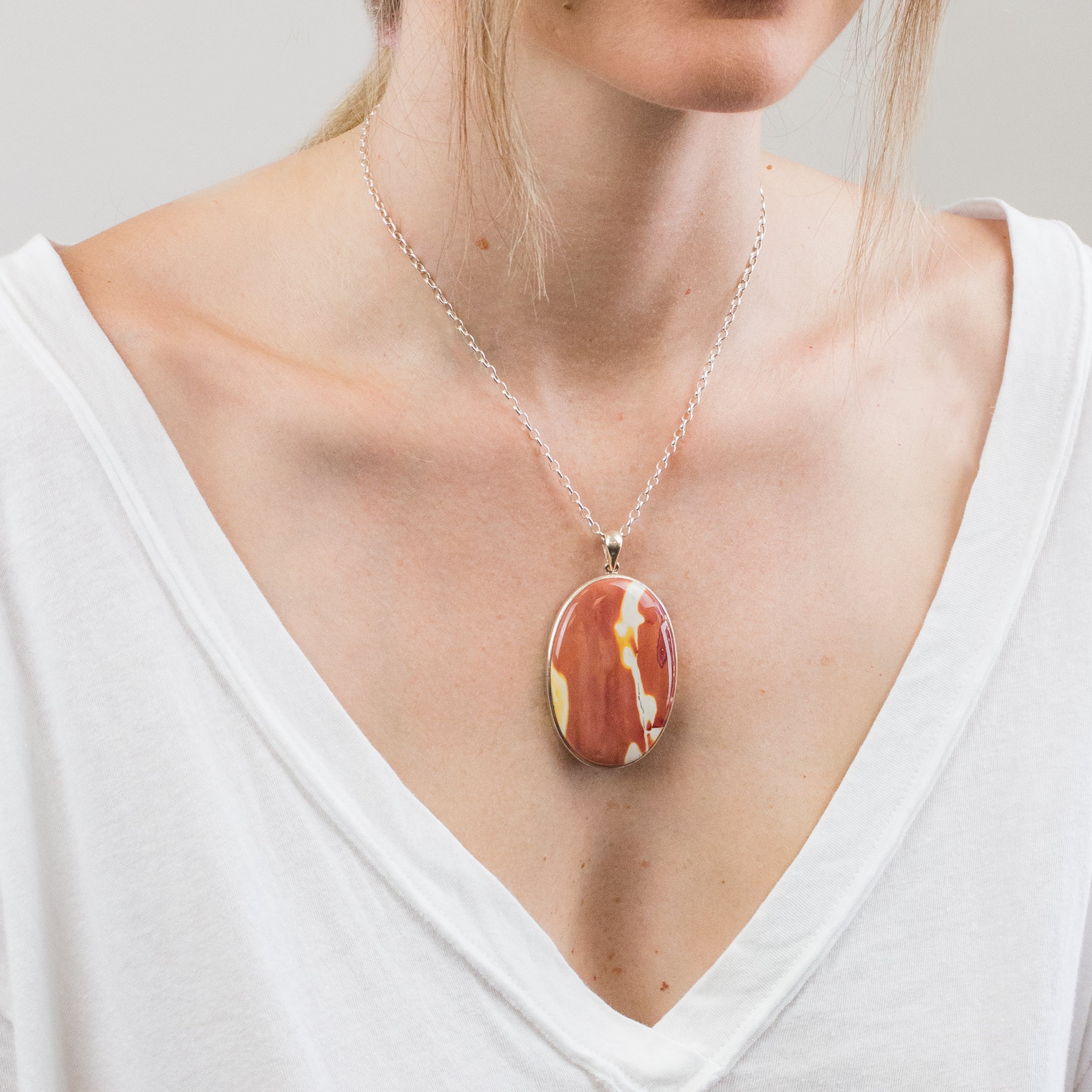 CABOCHON MOOKAITE NECKLACE ON MODEL