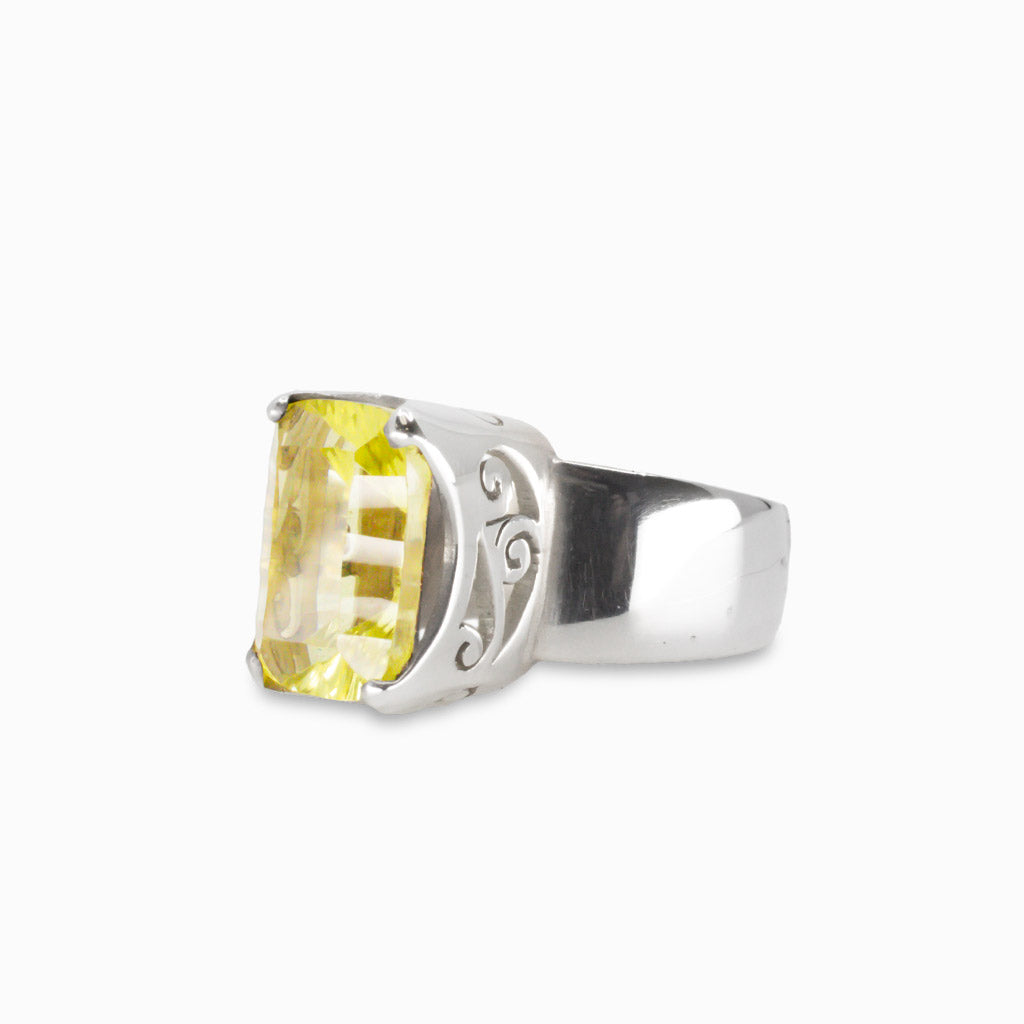FACETED LEMON QUARTZ RING