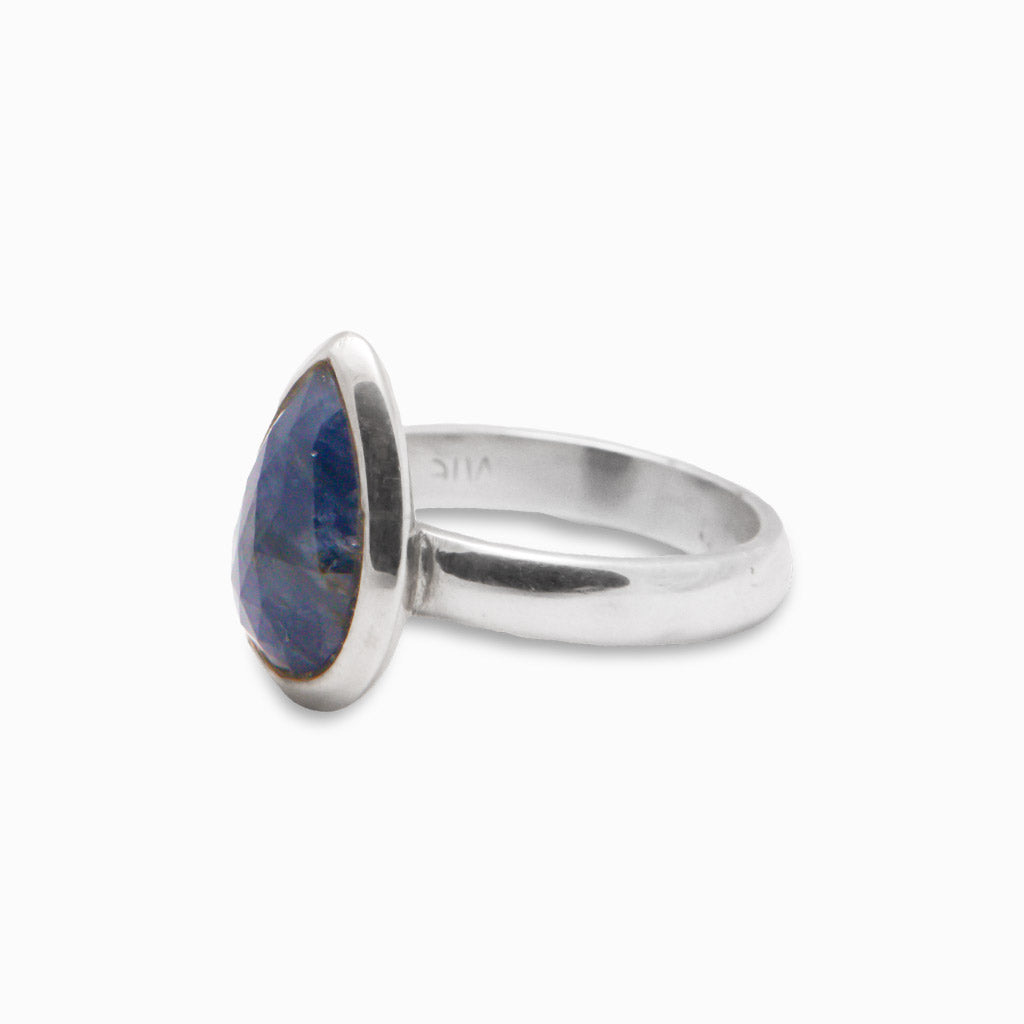 FACETED SAPPHIRE TEAR RING