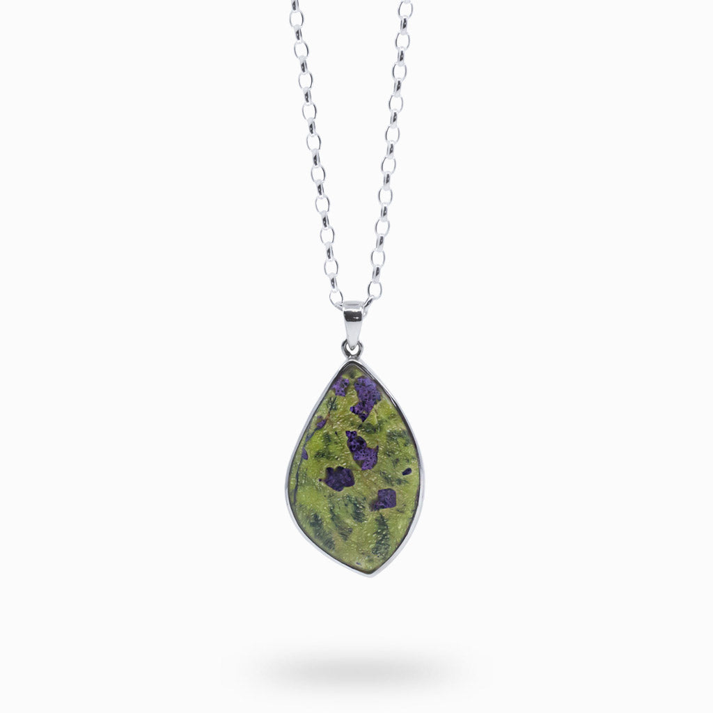 serpentine stitchtite necklace