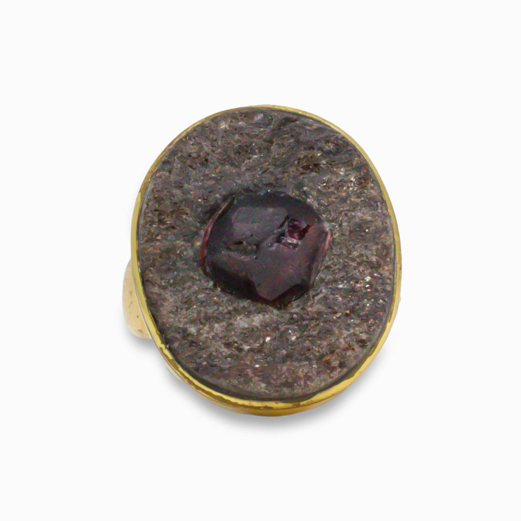 GARNET IN SCHIST IN VERMEIL RING
