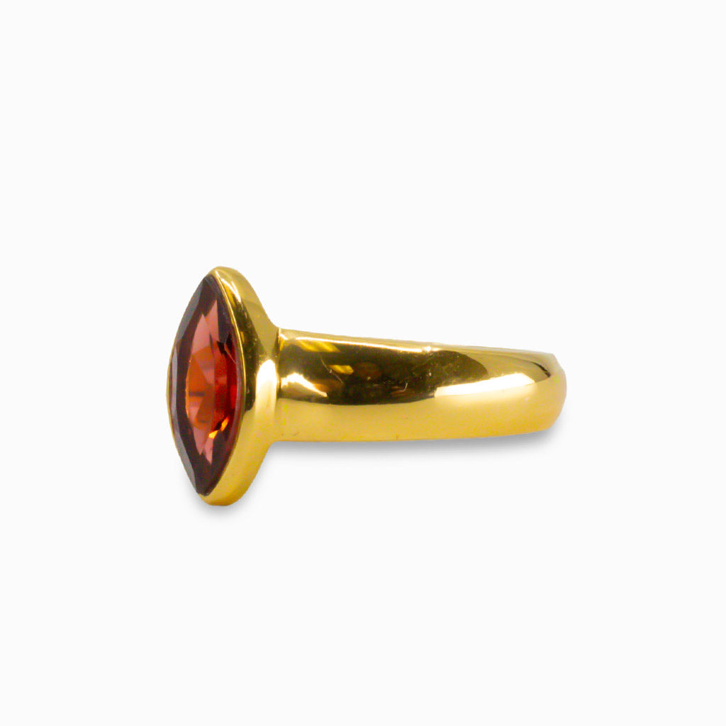 FACETED GARNET RING IN YELLOW GOLD VERMEIL FINISH