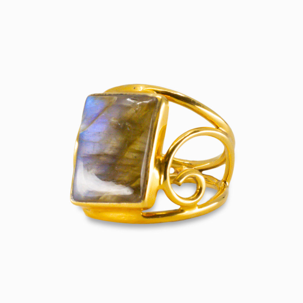 CABOCHON LABRADORITE RING