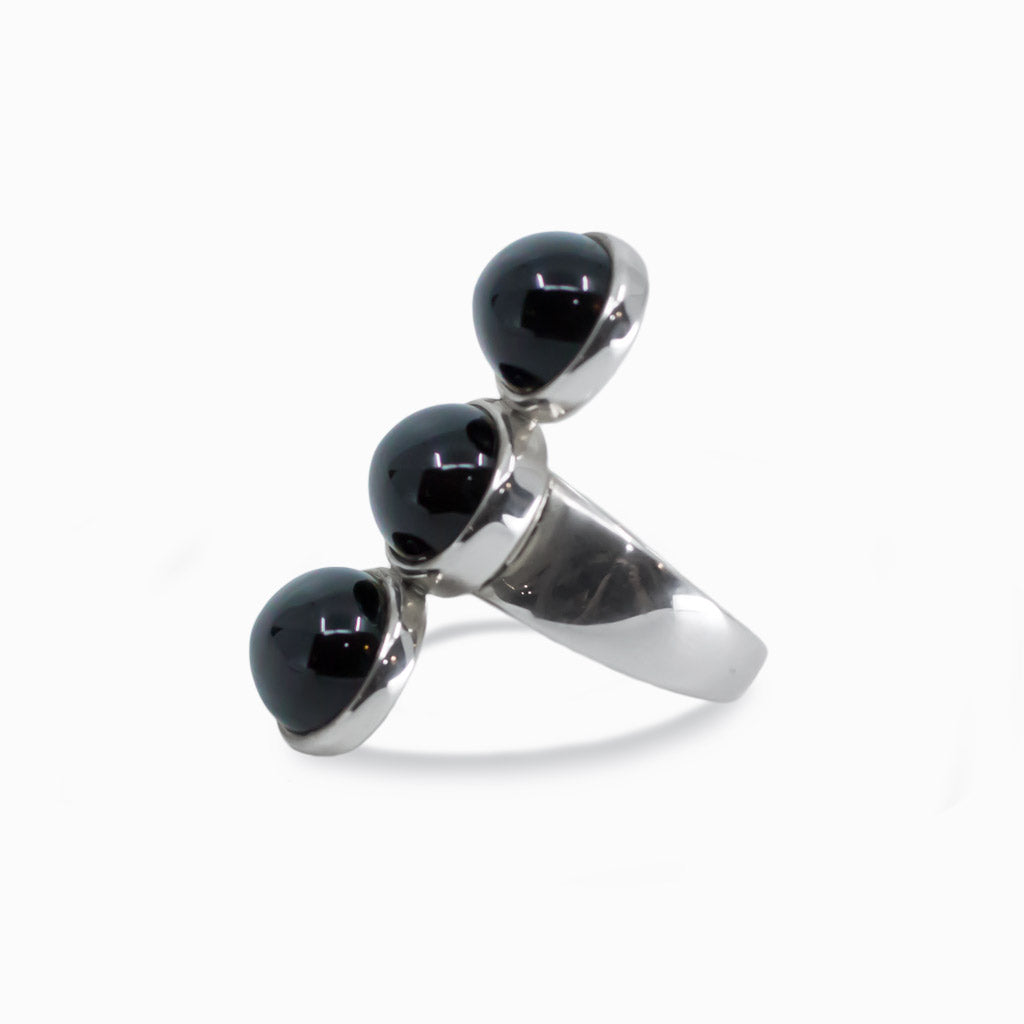 Cabochon Oval Black Star Diopside ring