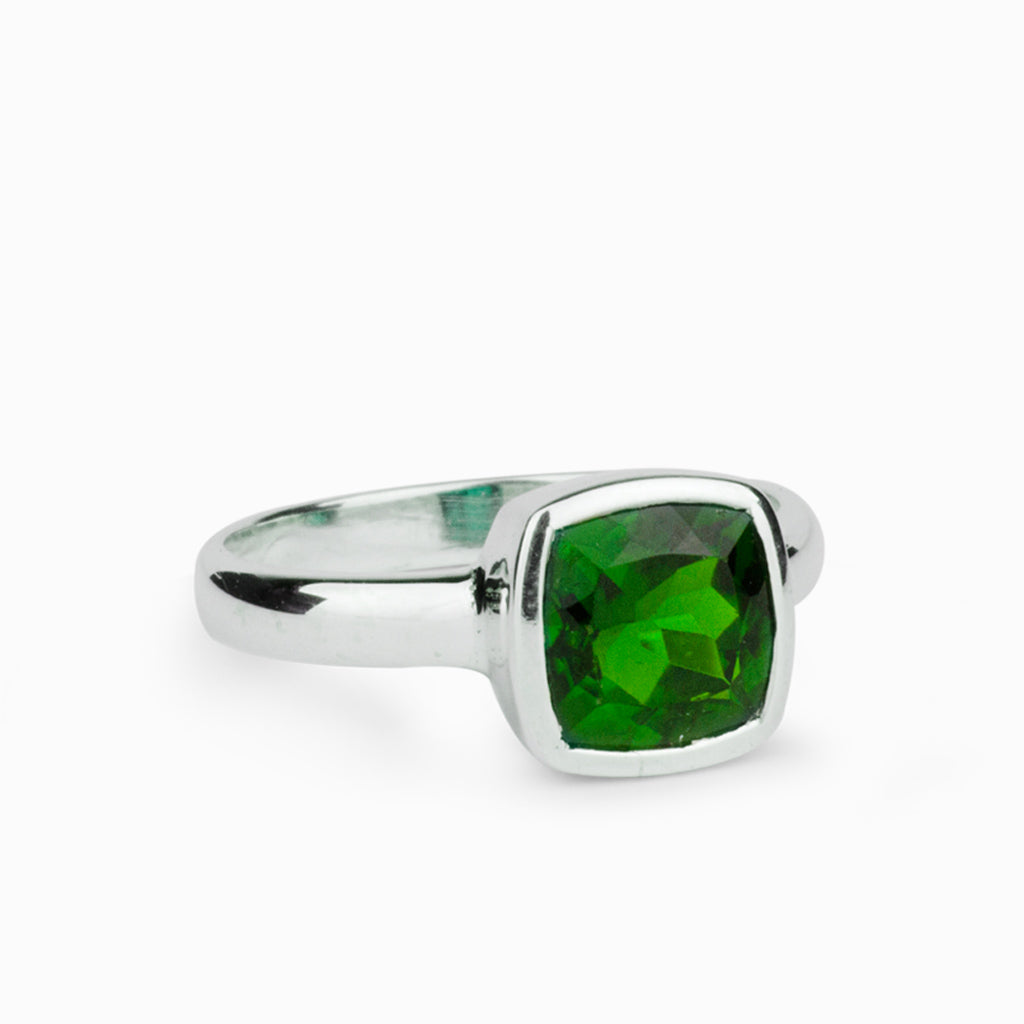 Chrome Diopside Ring