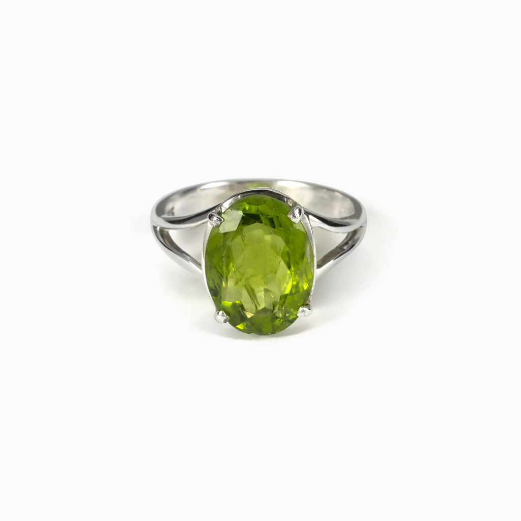 Peridot silver outlet ring