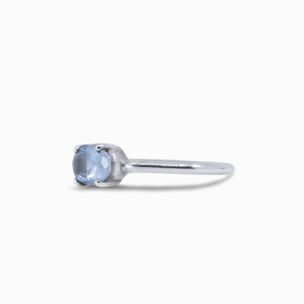 FACETED AQUAMARINE OVAL RING