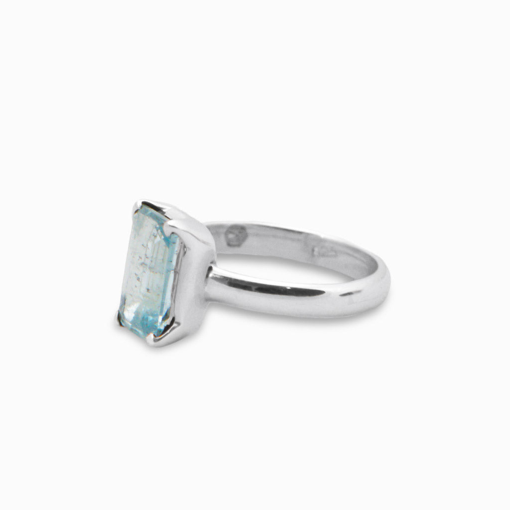 FACETED RECTANGLE AQUAMARINE RING