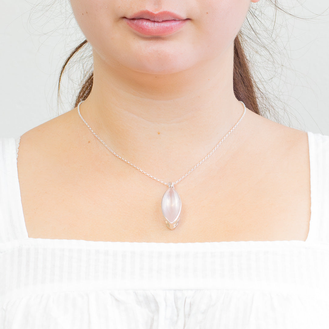 ROSE QUARTZ NECKLACE  ON MODEL