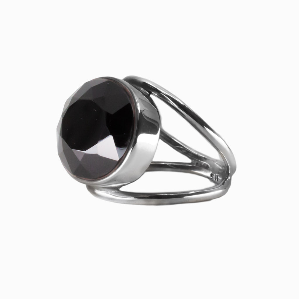 Black Onyx faceted oval bezel ring | MADE IN EARTH