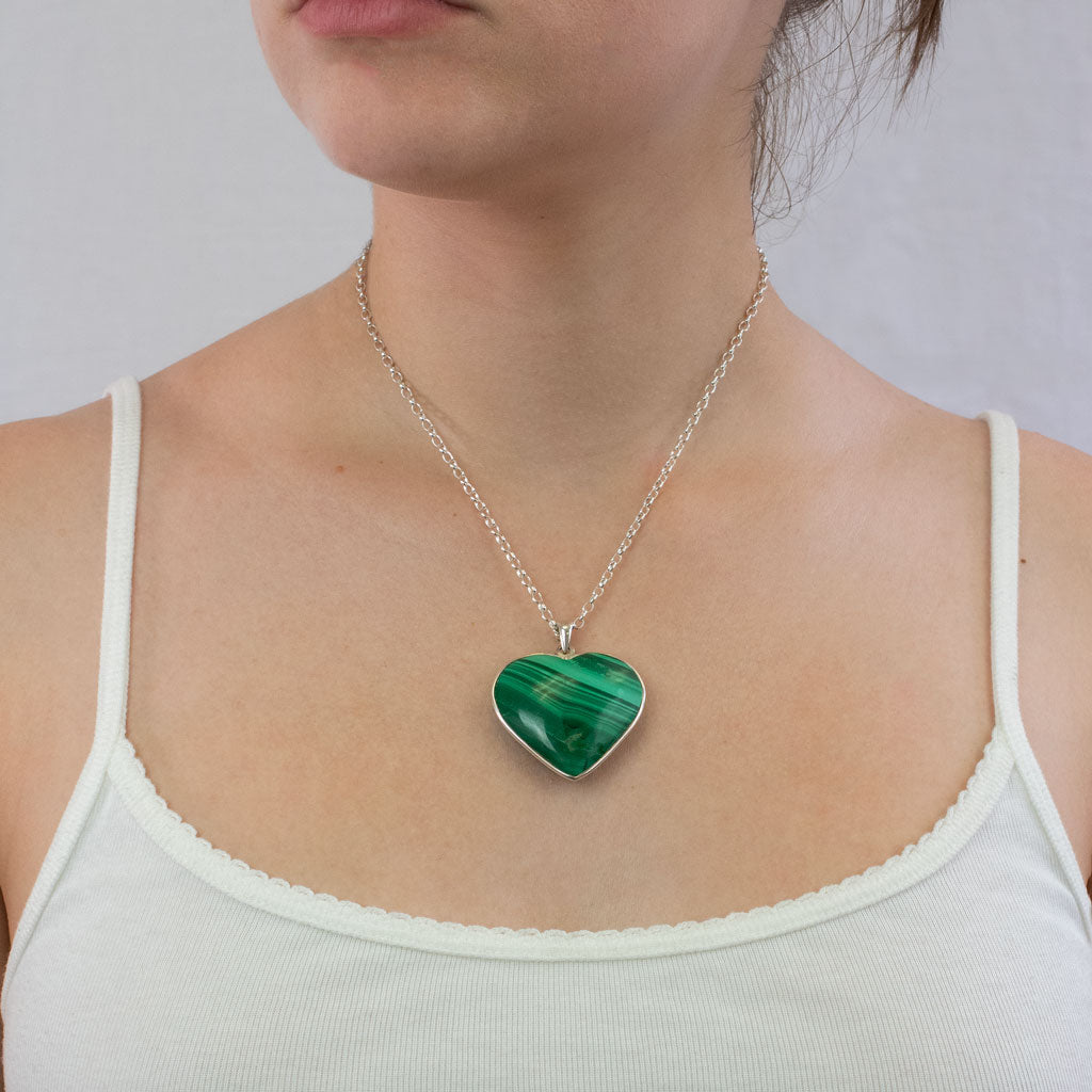 Malachite necklace on model