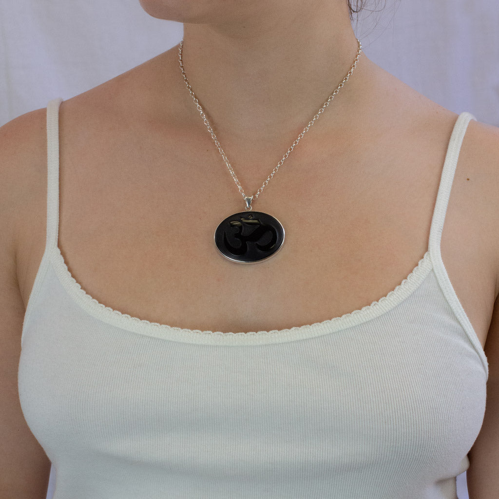 Oval Obsidian necklace on model