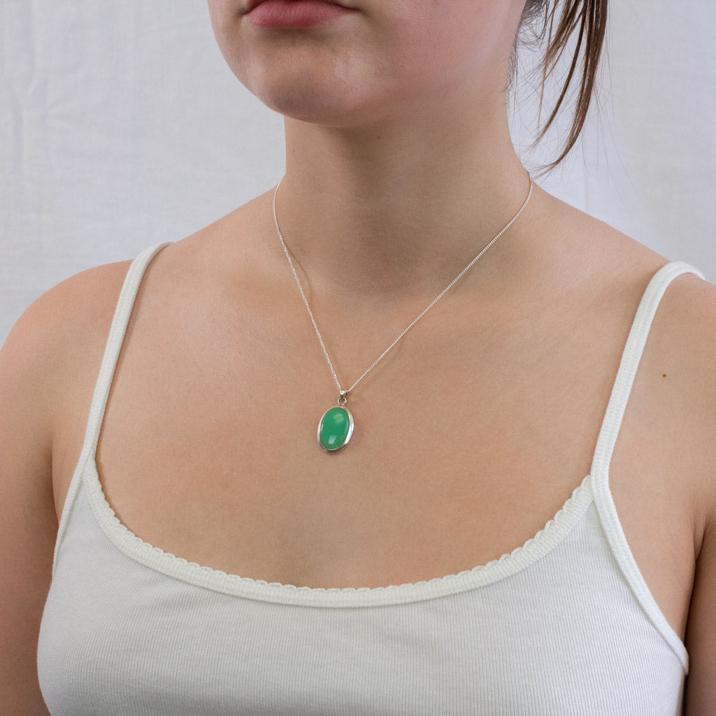 Chrysoprase necklace on model