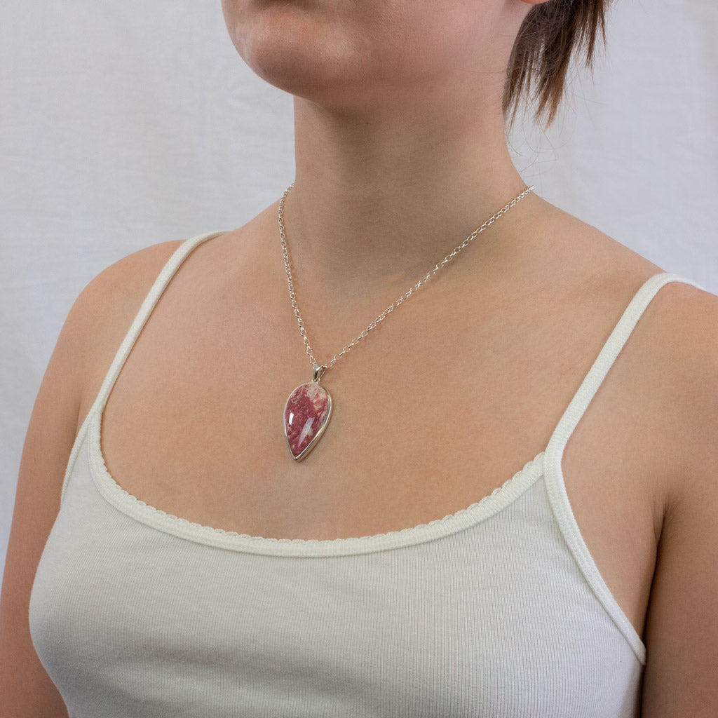 Cabochon Tear Thulite necklace on model