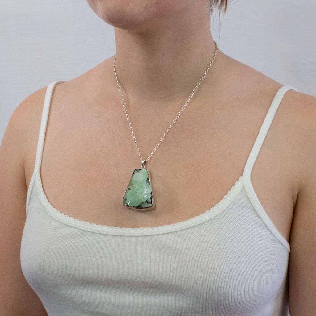 ORGANIC SHAPED GREEN RAW STERLING SILVER APOPHYLLITE NECKLACE