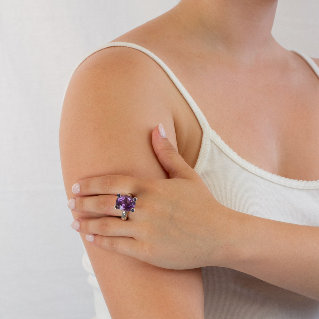 Amethyst and Iolite ring on model