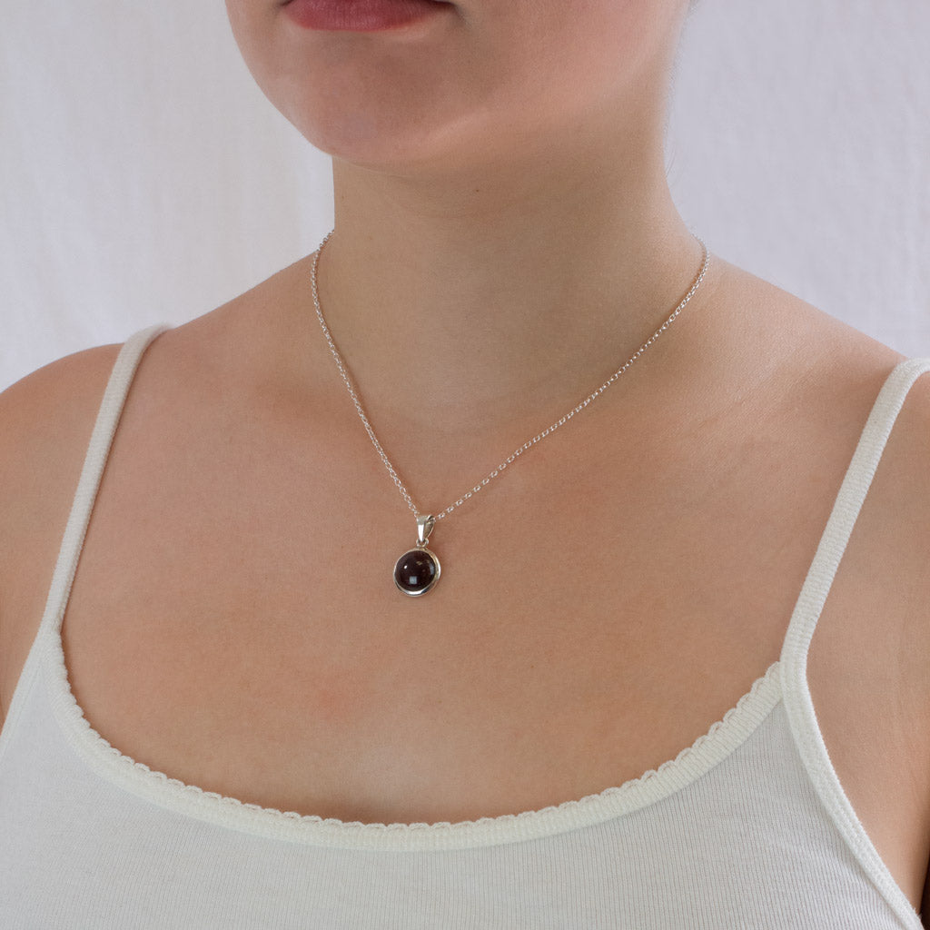 Cabochon Garnet necklace