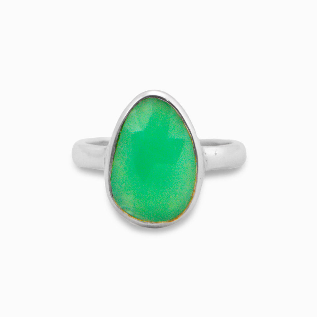 FACETED CHRYSOPRASE RING