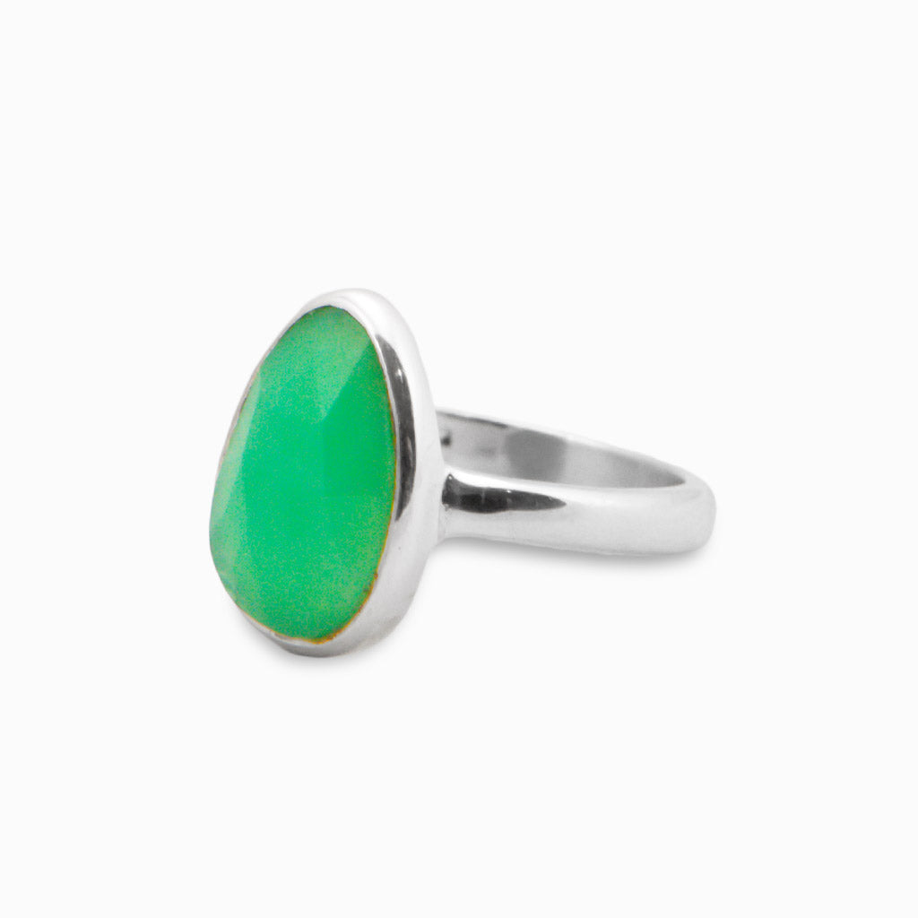 FACETED CHRYSOPRASE RING