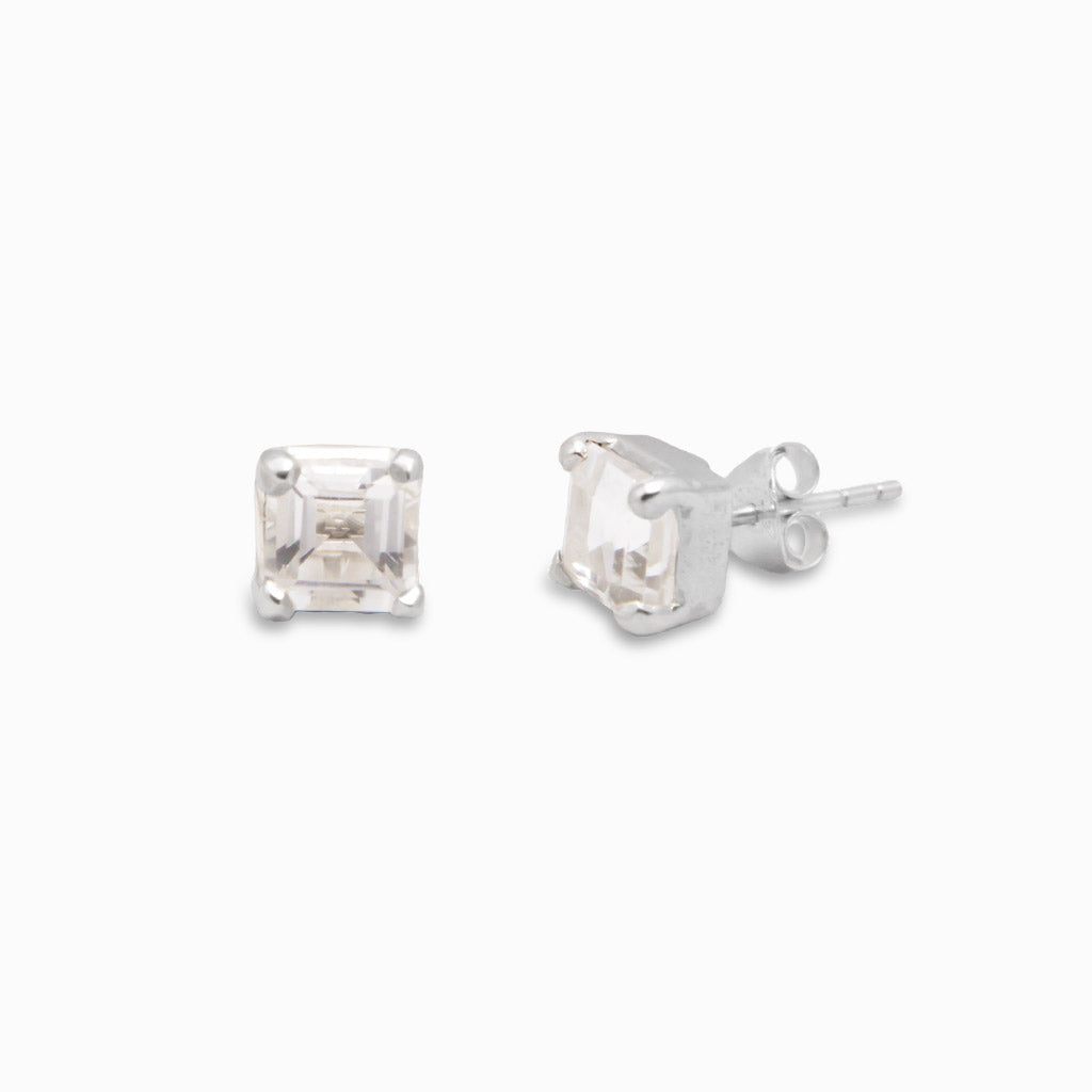 CLEAR QTZ FAC STUDS