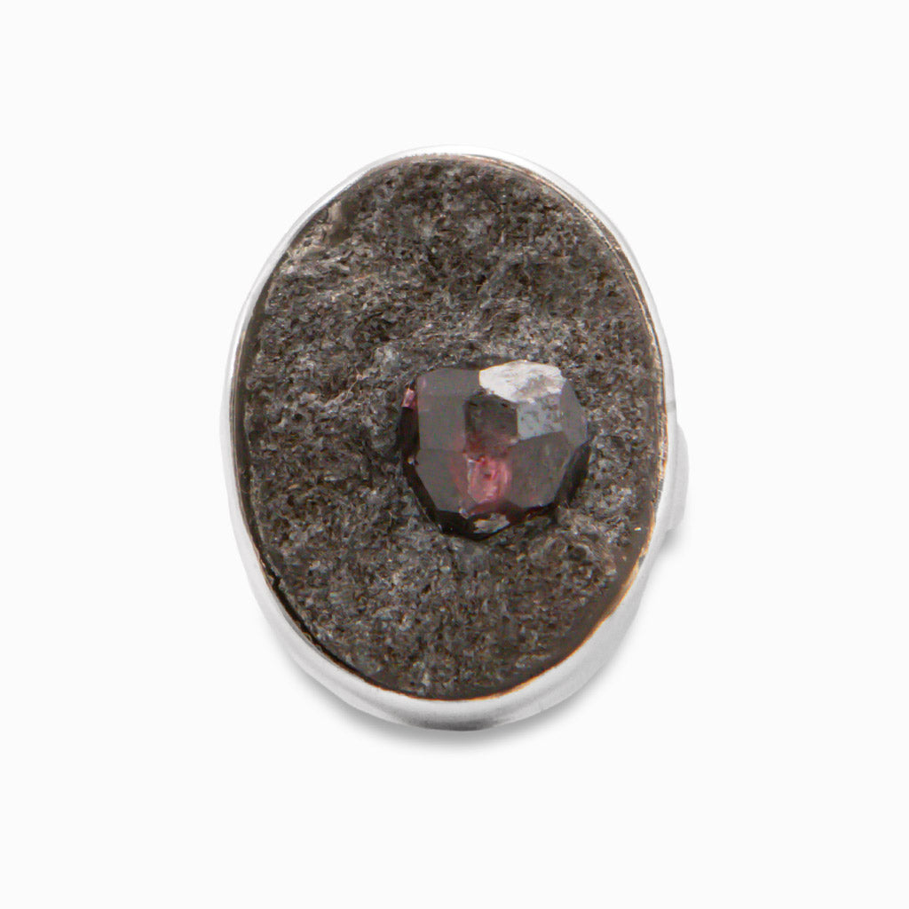 GARNET IN SCHIST RING