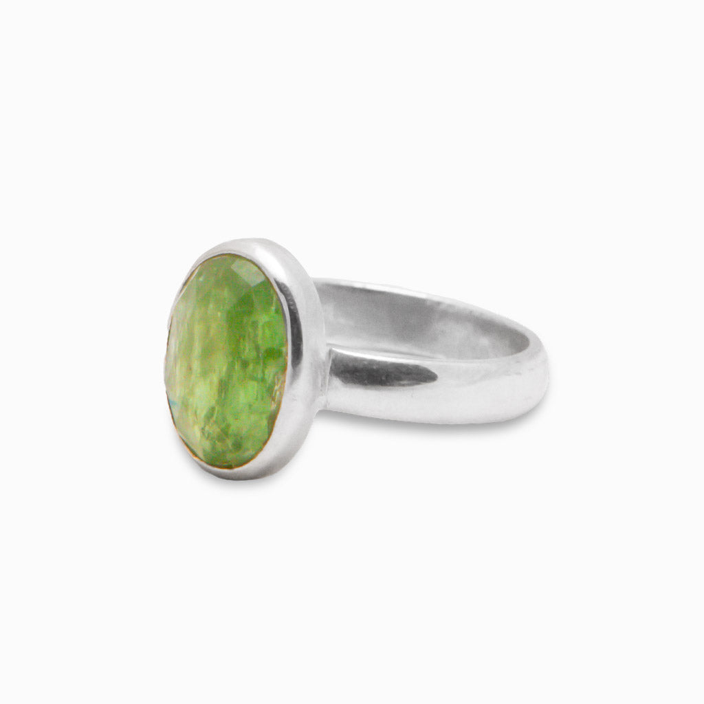 GREEN KYANITE RING