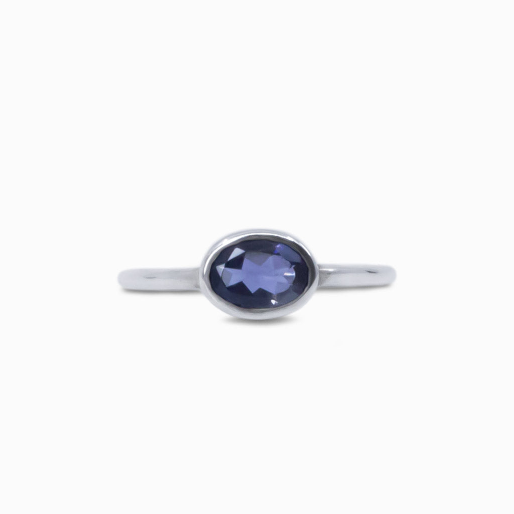 FACETED OVAL IOLITE RING
