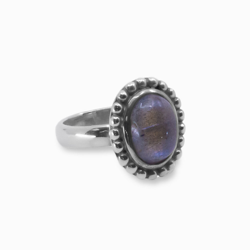 OVAL LABRADORITE RING