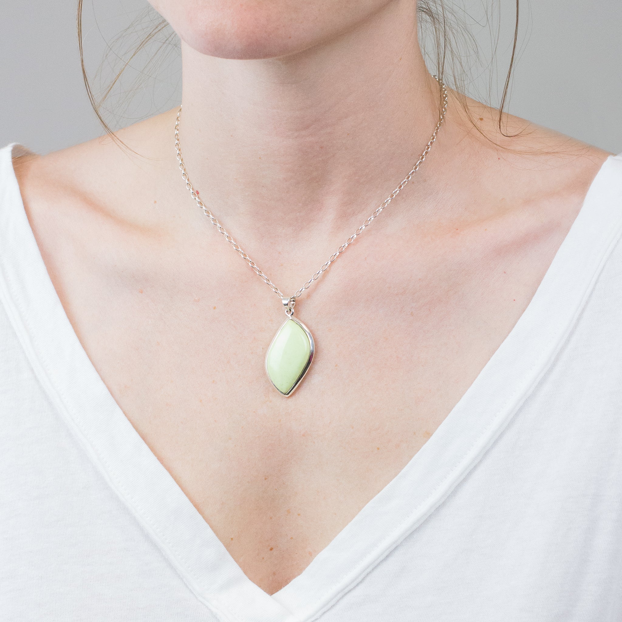 LEMON CHRYSOPRASE CAB NECKLACE