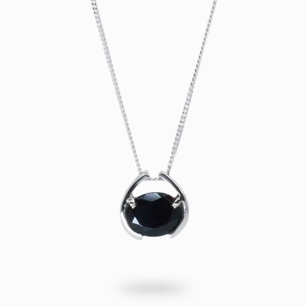 FACETED OVAL ONYX NECKLACE