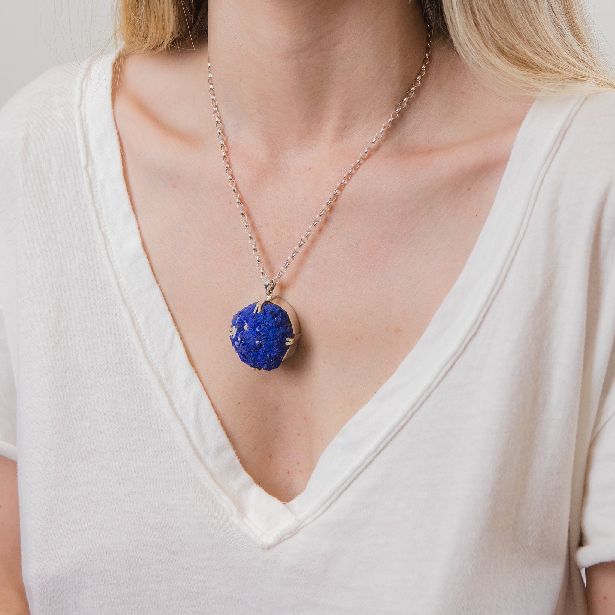 raw azurite necklace ON MODEL
