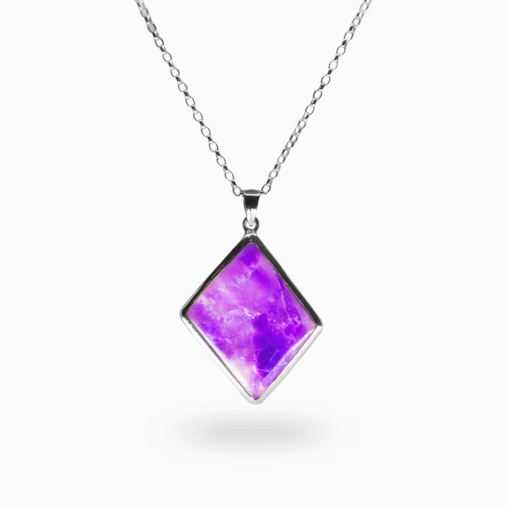 CABOCHON SUGILITE NECKLACE IN STERLING SILVER
