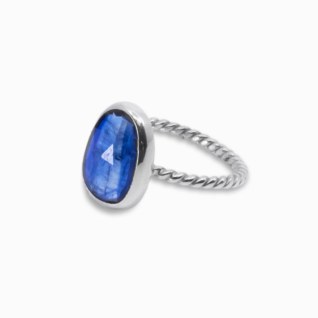 FACETED IOLITE RING