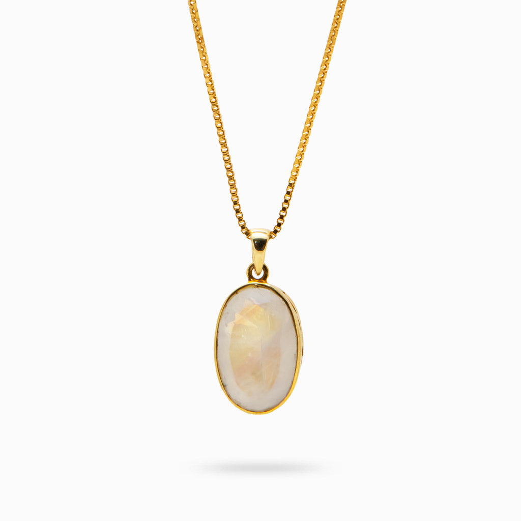 RAINBOW MOONSTONE NECKLACE WITH YELLOW GOLD VERMEIL FINISH 